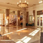 Parkhotel Quellenhof Hotel