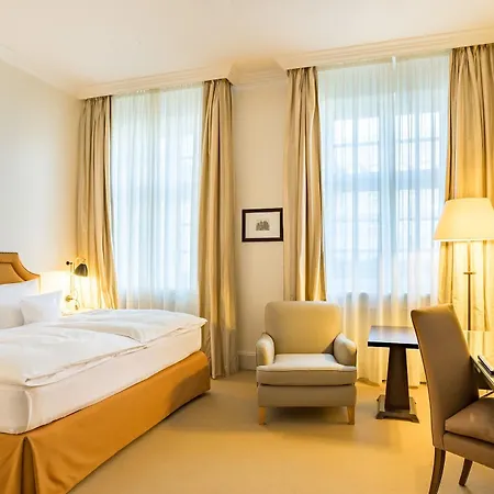 Parkhotel Quellenhof Hotel