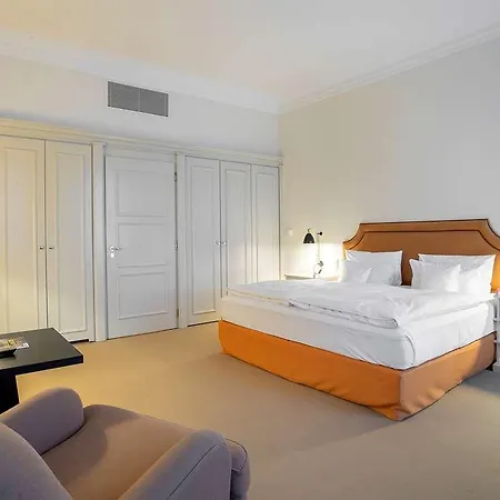 Parkhotel Quellenhof Hotel
