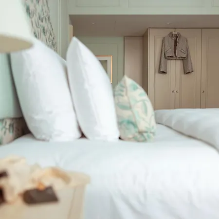 Hotel Parkhotel Quellenhof 5*