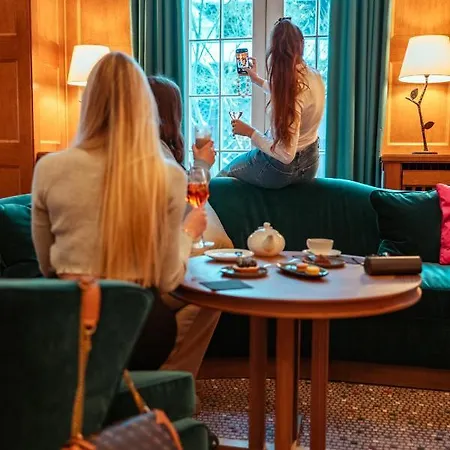 Parkhotel Quellenhof Hotel