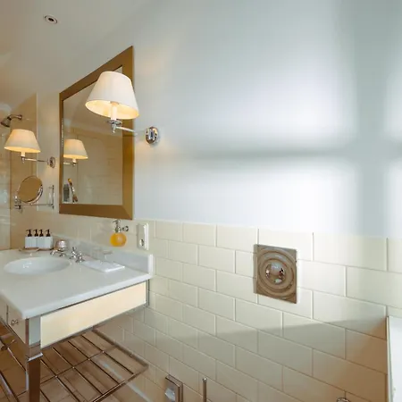Parkhotel Quellenhof 5*