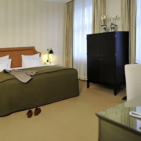 Parkhotel Quellenhof Hotel