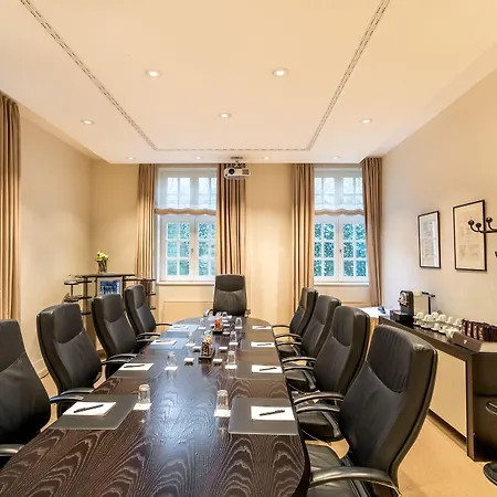 Parkhotel Quellenhof Hotel