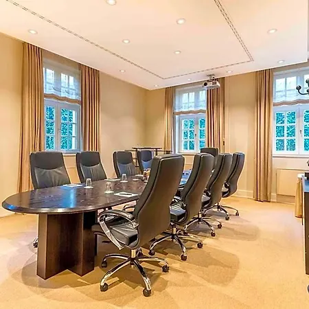 Parkhotel Quellenhof Hotel