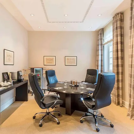 Parkhotel Quellenhof Hotel